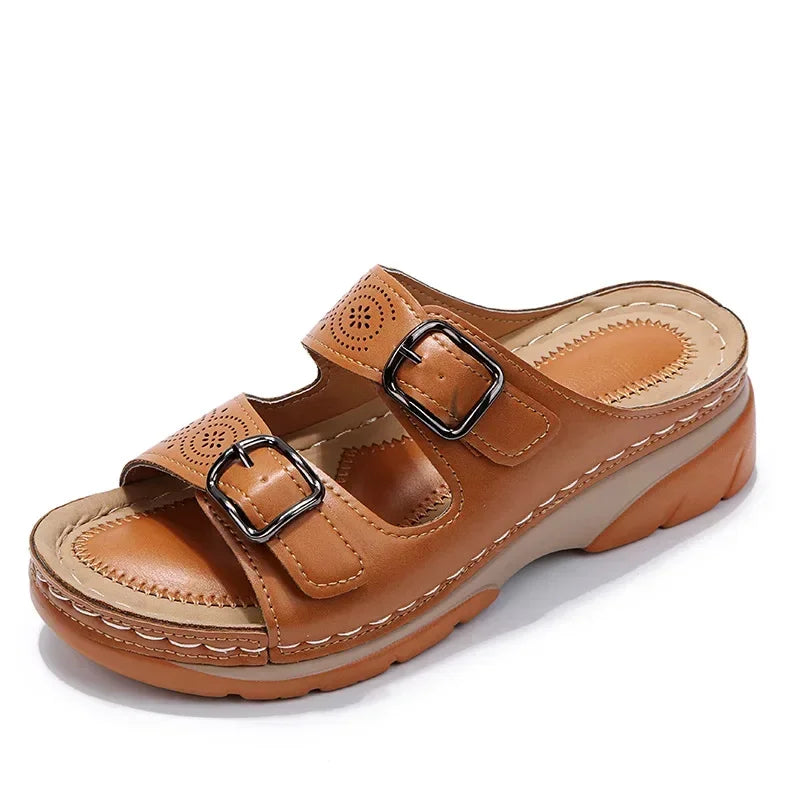 BUCKLE WEDGE SANDALS
