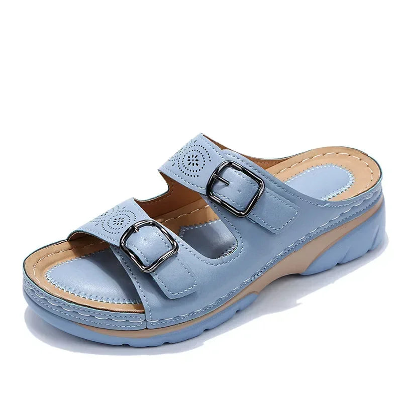 BUCKLE WEDGE SANDALS