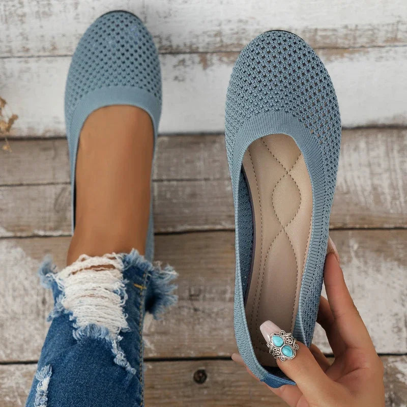 ROUND TOE FLAT LOAFER