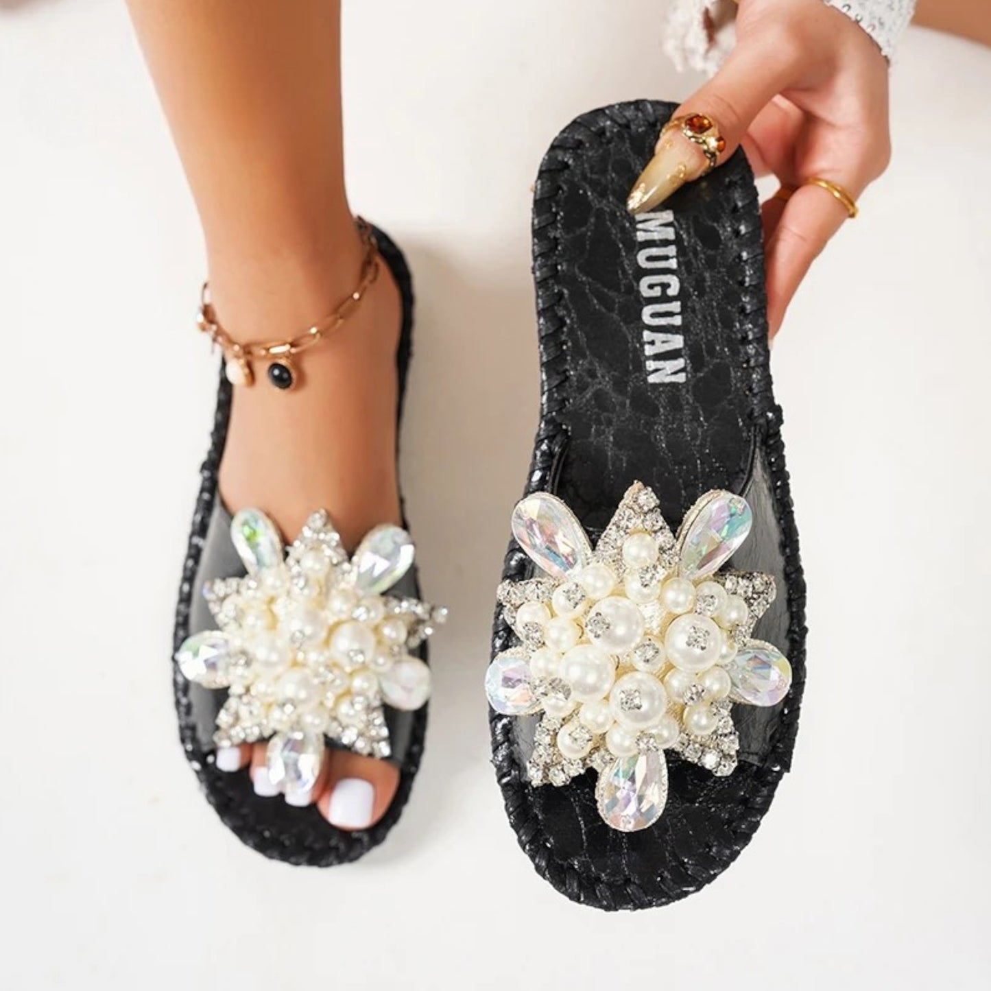 CRYSTAL PEARL FLOWER LUX SANDALS