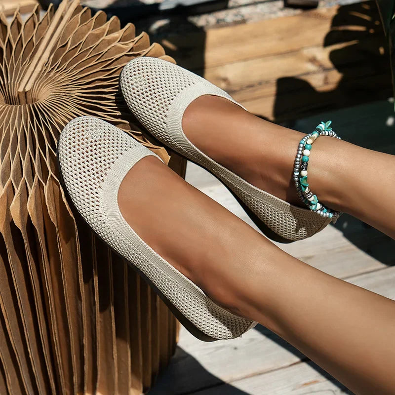 ROUND TOE FLAT LOAFER