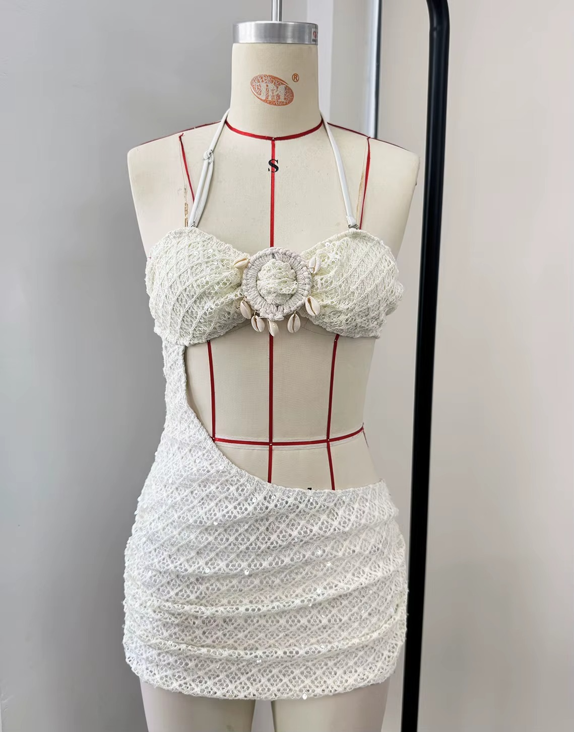 CUTOUT HALTER SKIRT