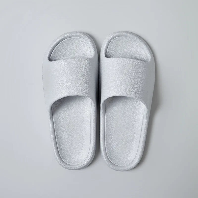 LIGHTWEIGHT EVA SLIPPERS