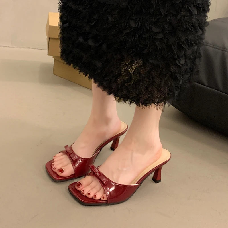 BOW KNOT SQUARE TOE MUEL HEEL
