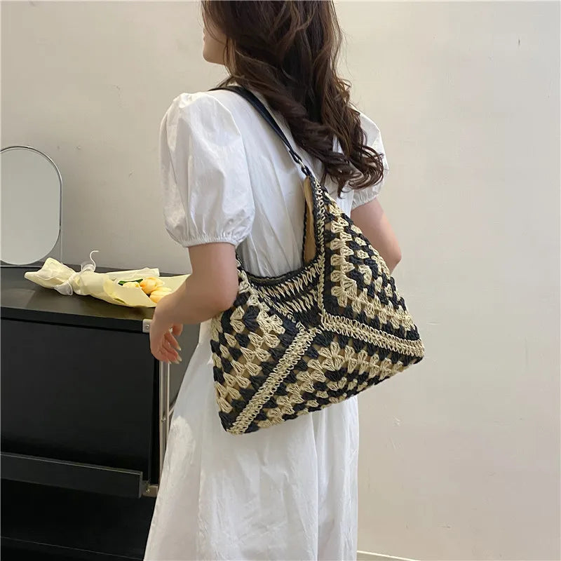 WOVEN SHOULDER BAG