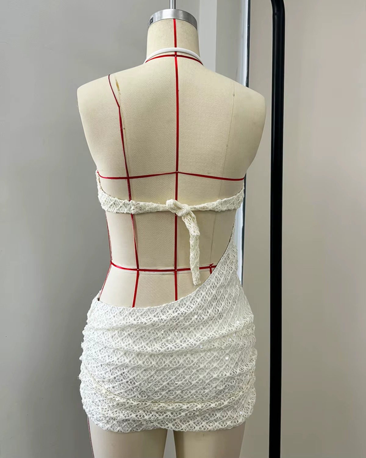 CUTOUT HALTER SKIRT