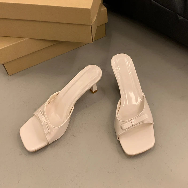 BOW KNOT SQUARE TOE MUEL HEEL