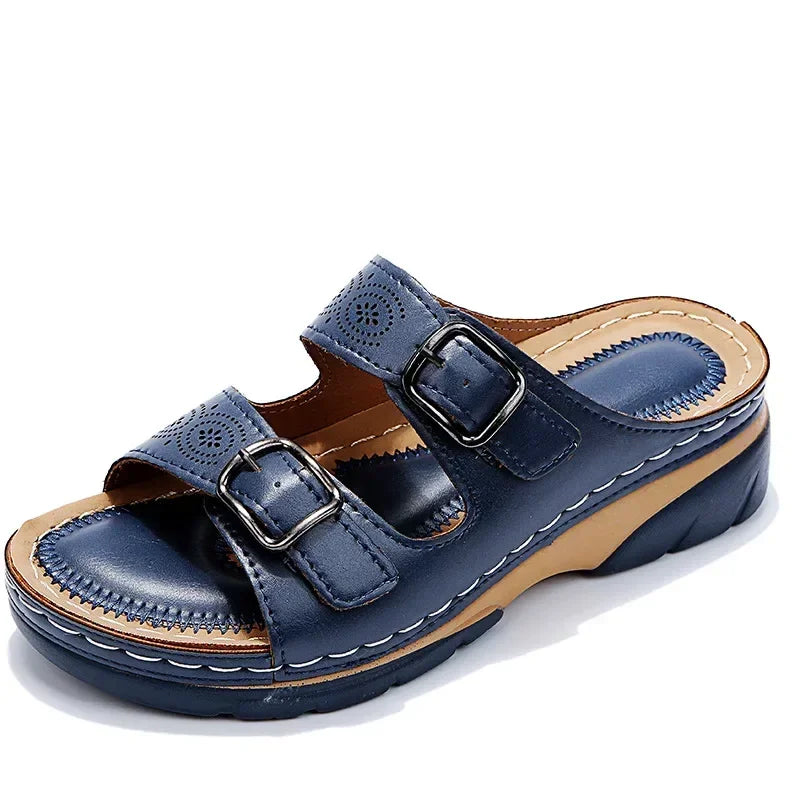BUCKLE WEDGE SANDALS