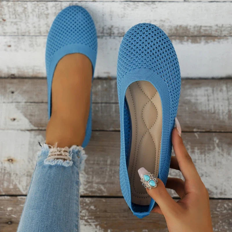 ROUND TOE FLAT LOAFER