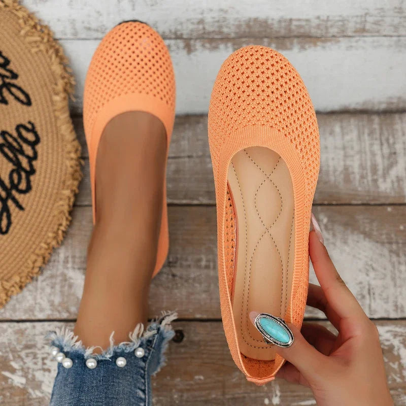 ROUND TOE FLAT LOAFER