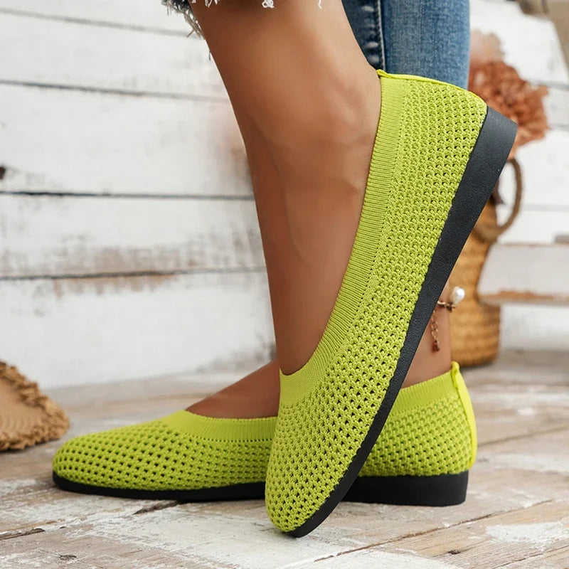 ROUND TOE FLAT LOAFER