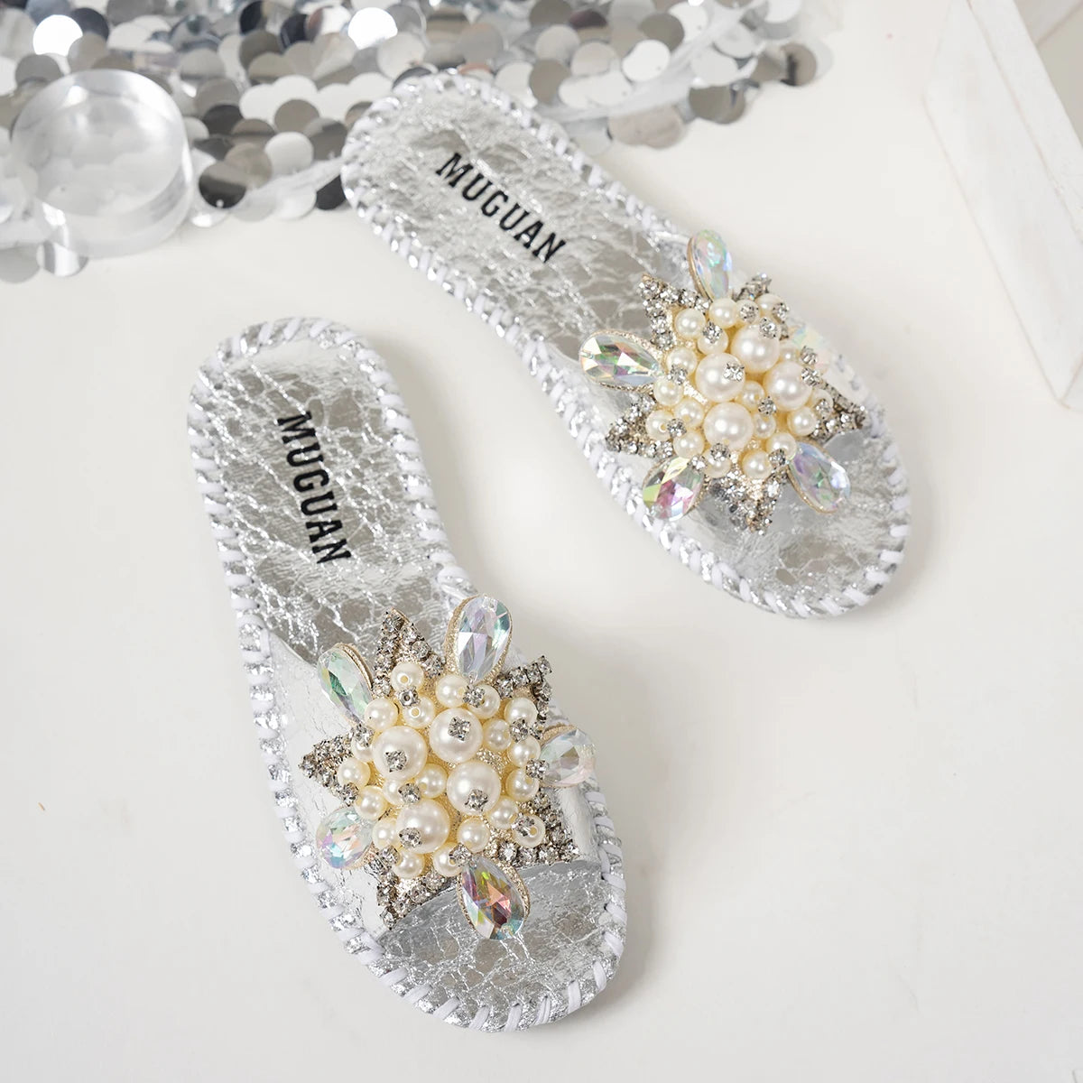 CRYSTAL PEARL FLOWER LUX SANDALS