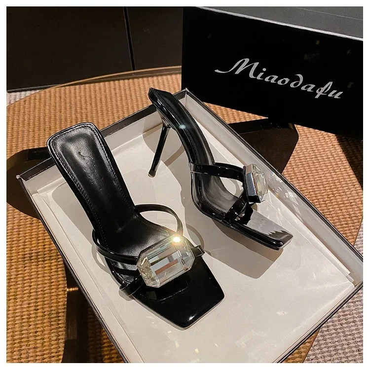 CRYSTAL SQUARE TOE LUX HEEL
