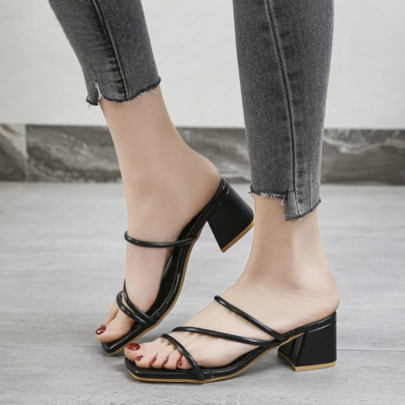 SQUARE TOE STRAP LOW HEEL