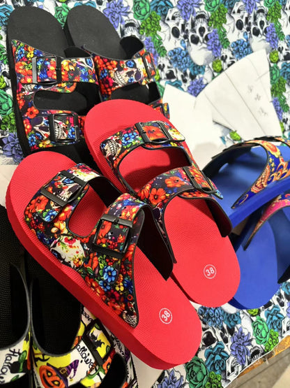 BUCKLE BEACH SANDALS
