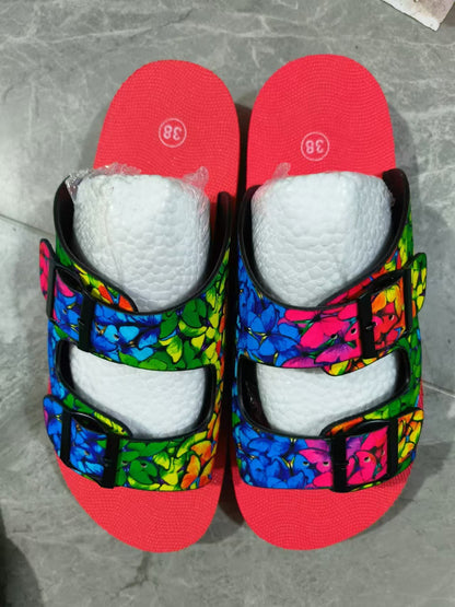 BUCKLE BEACH SANDALS