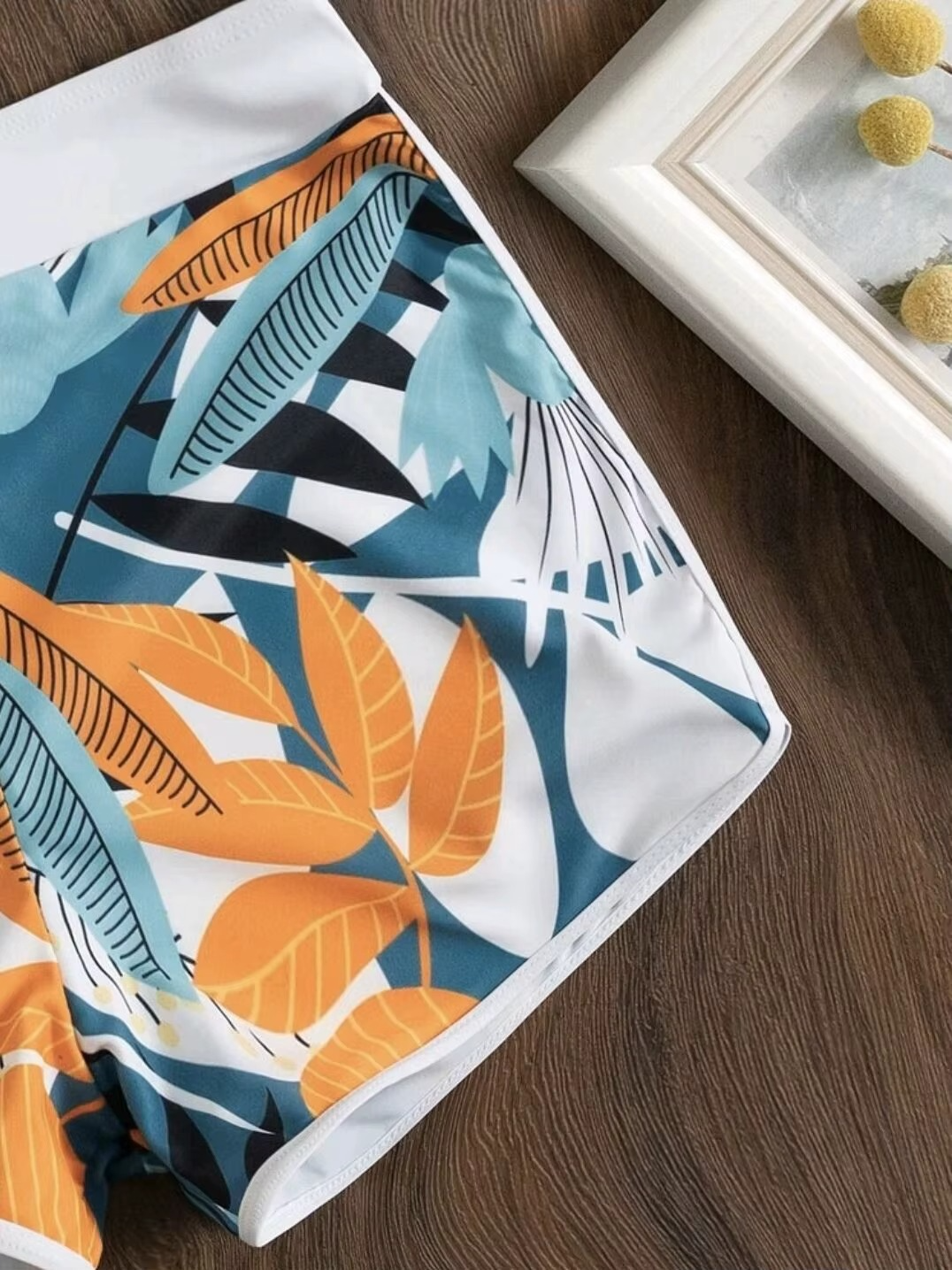HALTER TOP BEACHWEAR