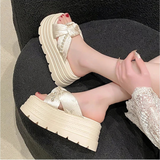 BOLD SOLE PEARL SANDALS