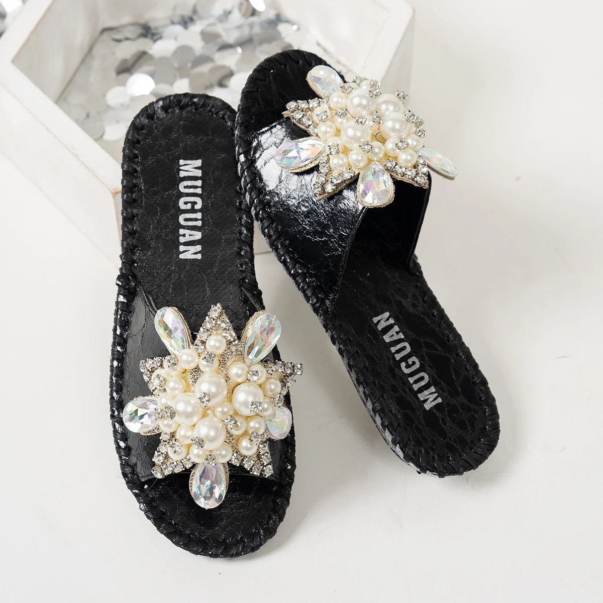 CRYSTAL PEARL FLOWER LUX SANDALS