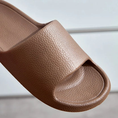 LIGHTWEIGHT EVA SLIPPERS