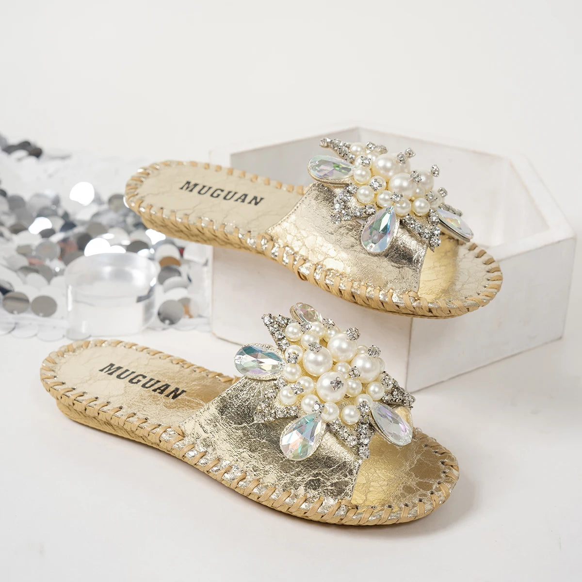 CRYSTAL PEARL FLOWER LUX SANDALS