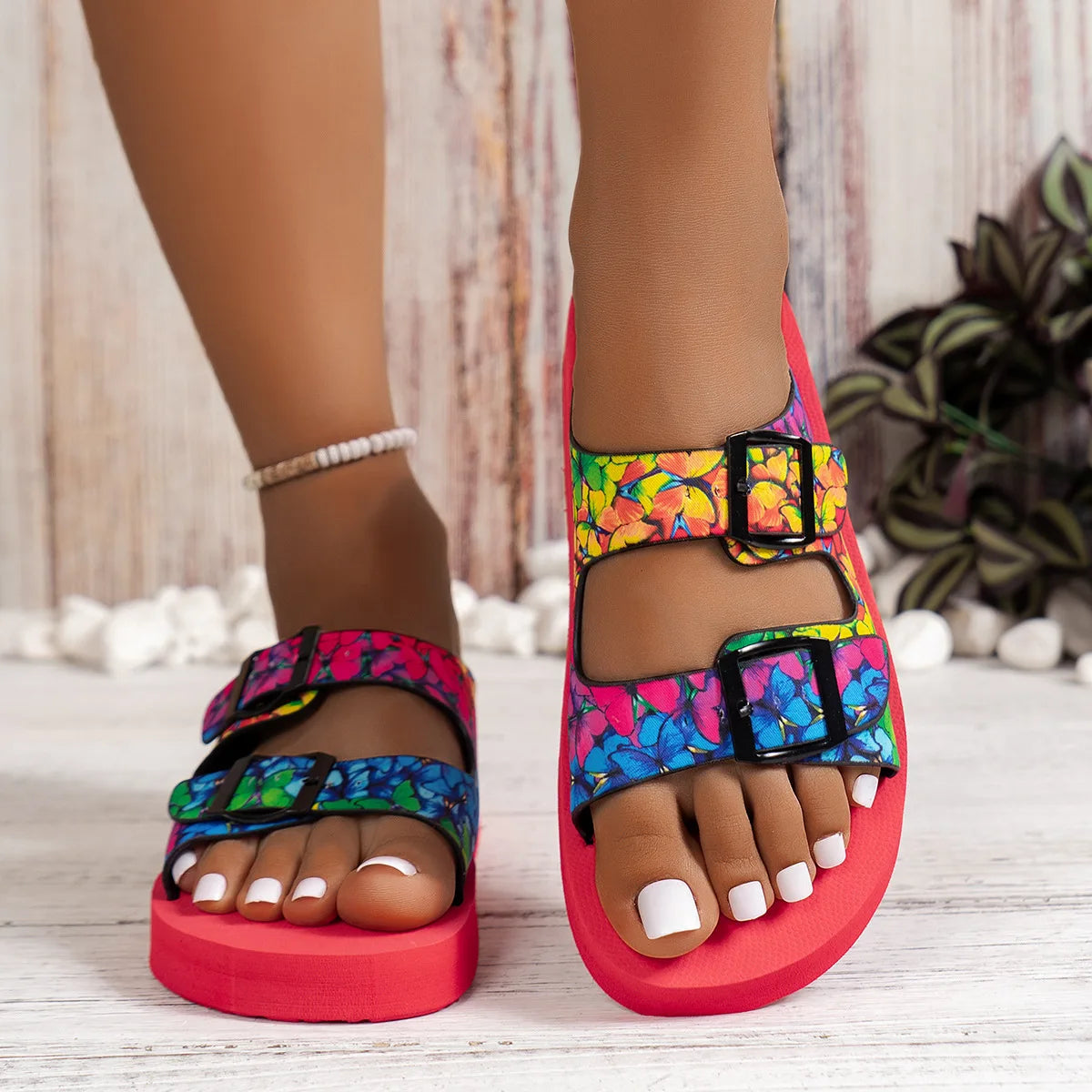 BUCKLE BEACH SANDALS