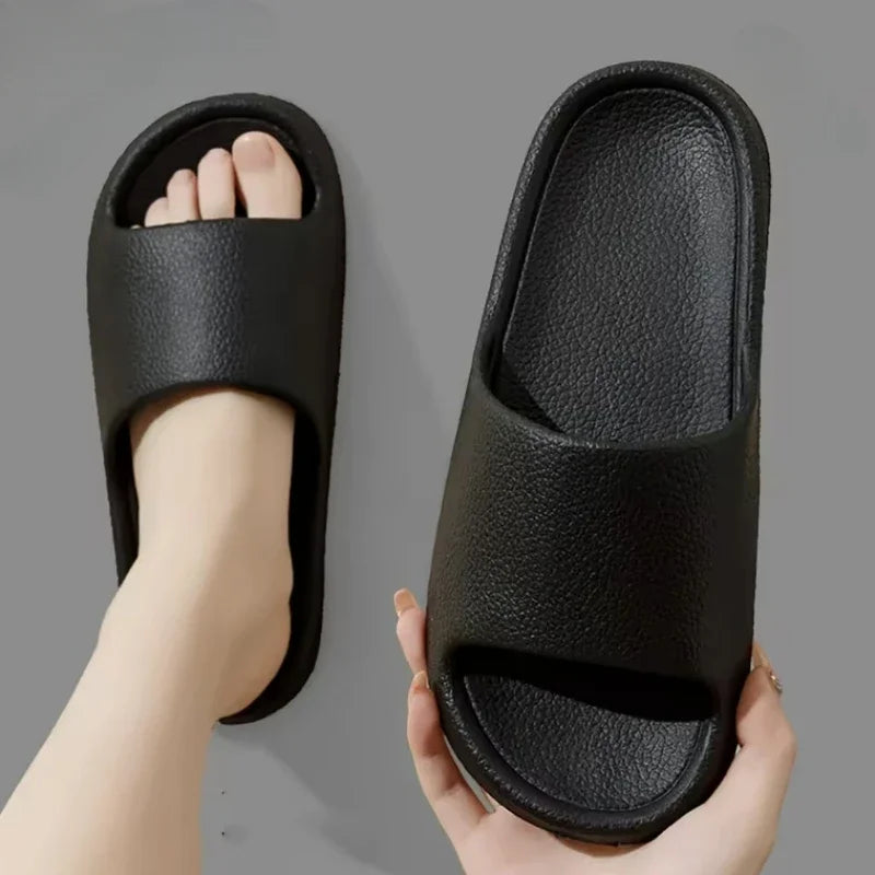 LIGHTWEIGHT EVA SLIPPERS