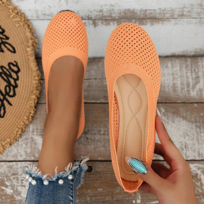 ROUND TOE FLAT LOAFER